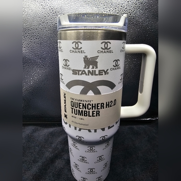 40oz Stanley White Quencher Tumbler - Picture 2 of 3